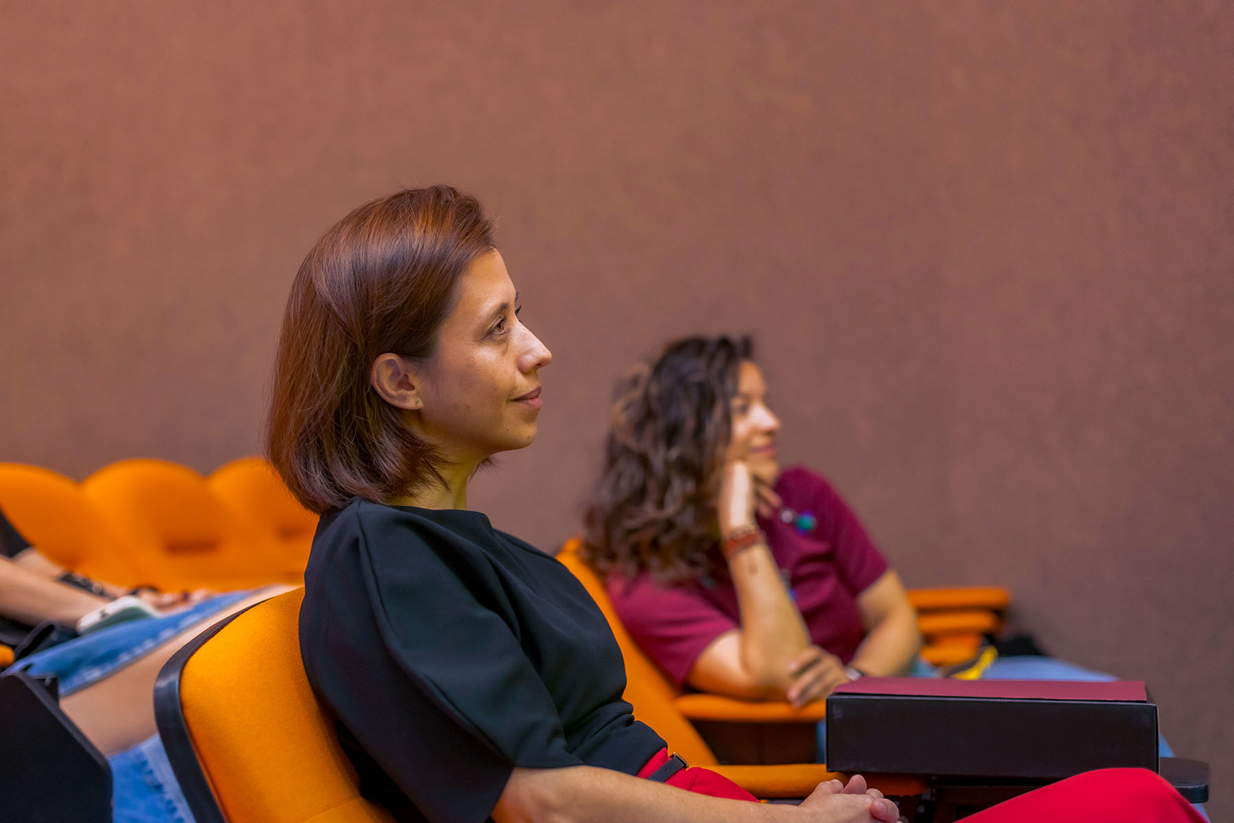 4 / 11 - Marcia Rodríguez Comparte con Estudiantes su Experiencia como Diseñadora y Empresaria 4 / 11 - Marcia Rodríguez Comparte con Estudiantes su Experiencia como Diseñadora y Empresaria