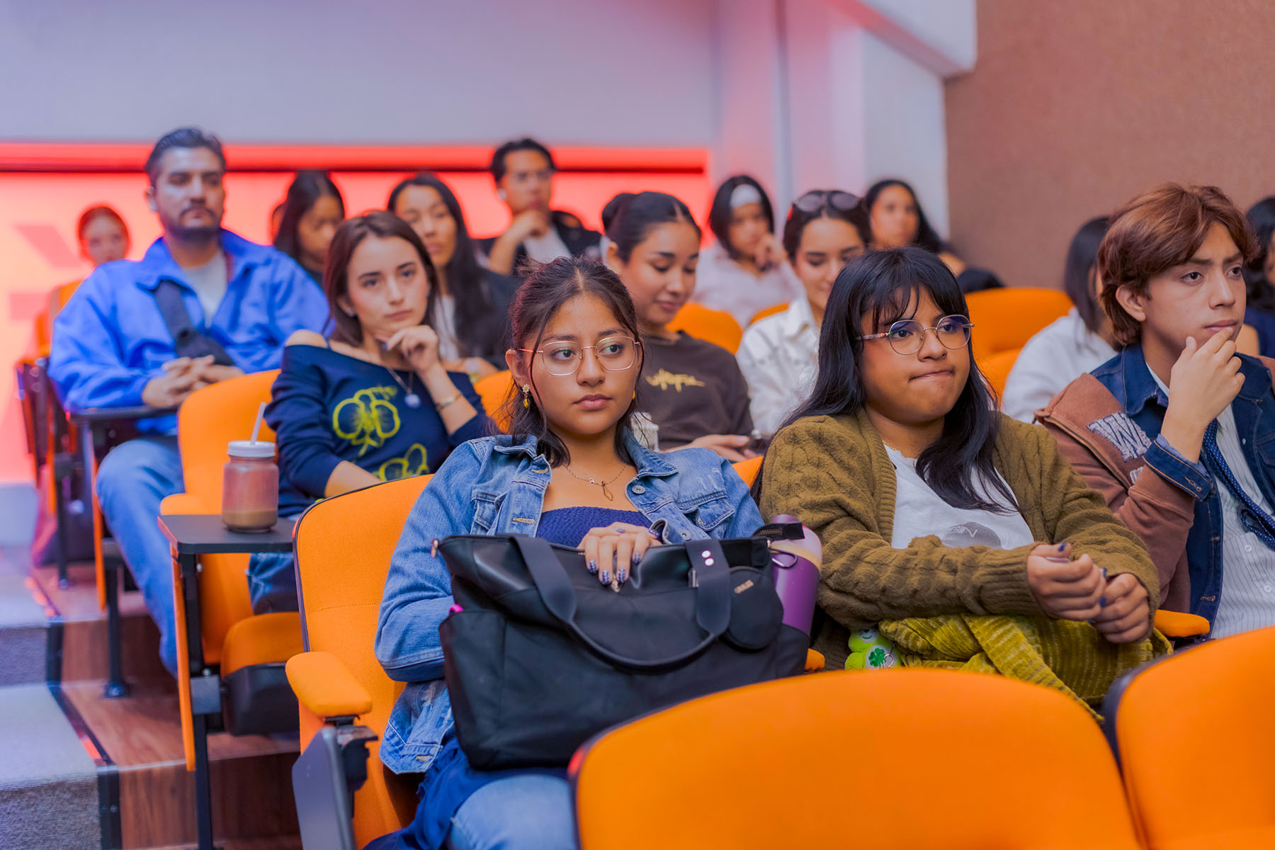 8 / 11 - Marcia Rodríguez Comparte con Estudiantes su Experiencia como Diseñadora y Empresaria 8 / 11 - Marcia Rodríguez Comparte con Estudiantes su Experiencia como Diseñadora y Empresaria