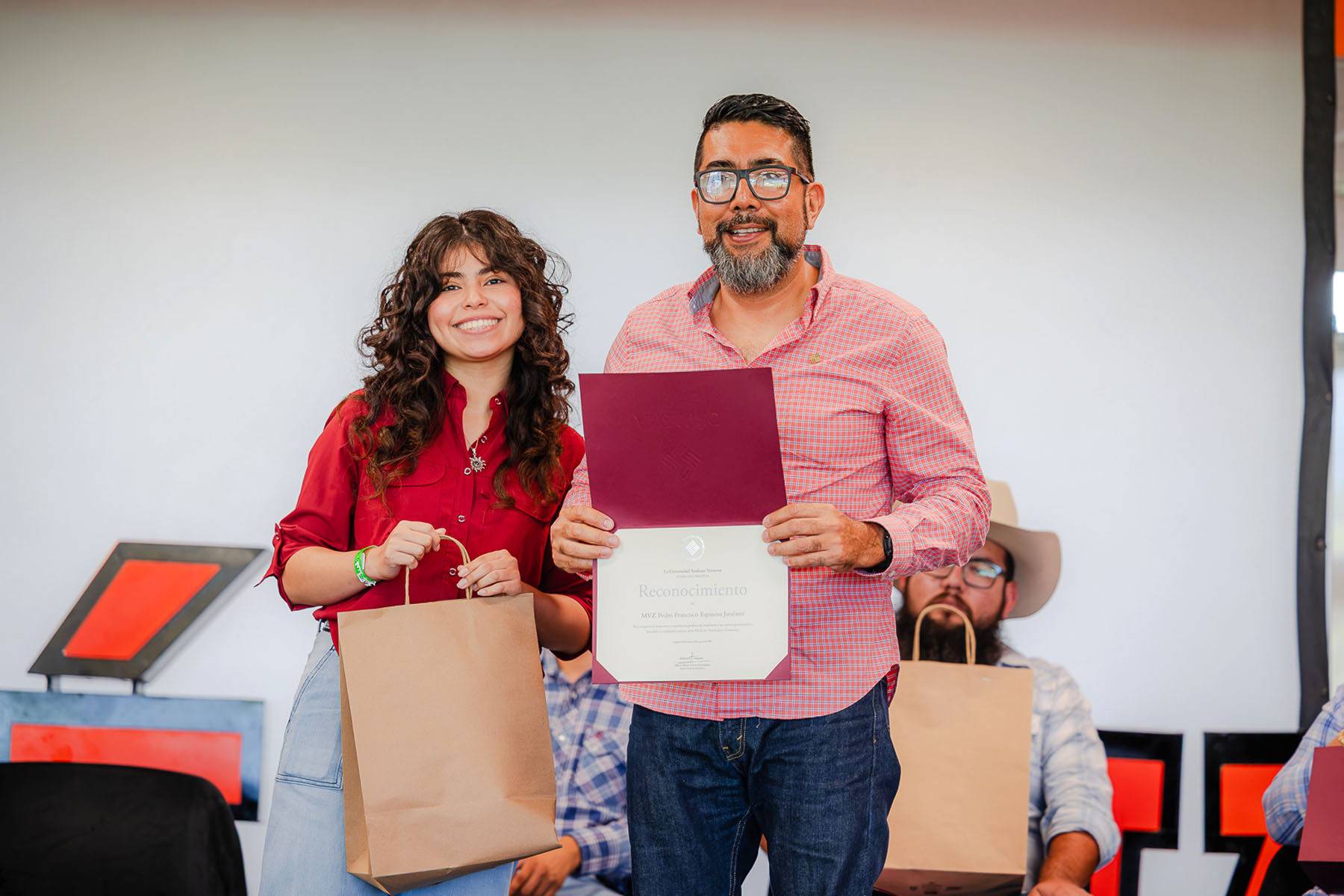 10 / 10 - Rutas que Inspiran: Una Experiencia para Descubrir Nuevos Caminos Profesionales 10 / 10 - Rutas que Inspiran: Una Experiencia para Descubrir Nuevos Caminos Profesionales
