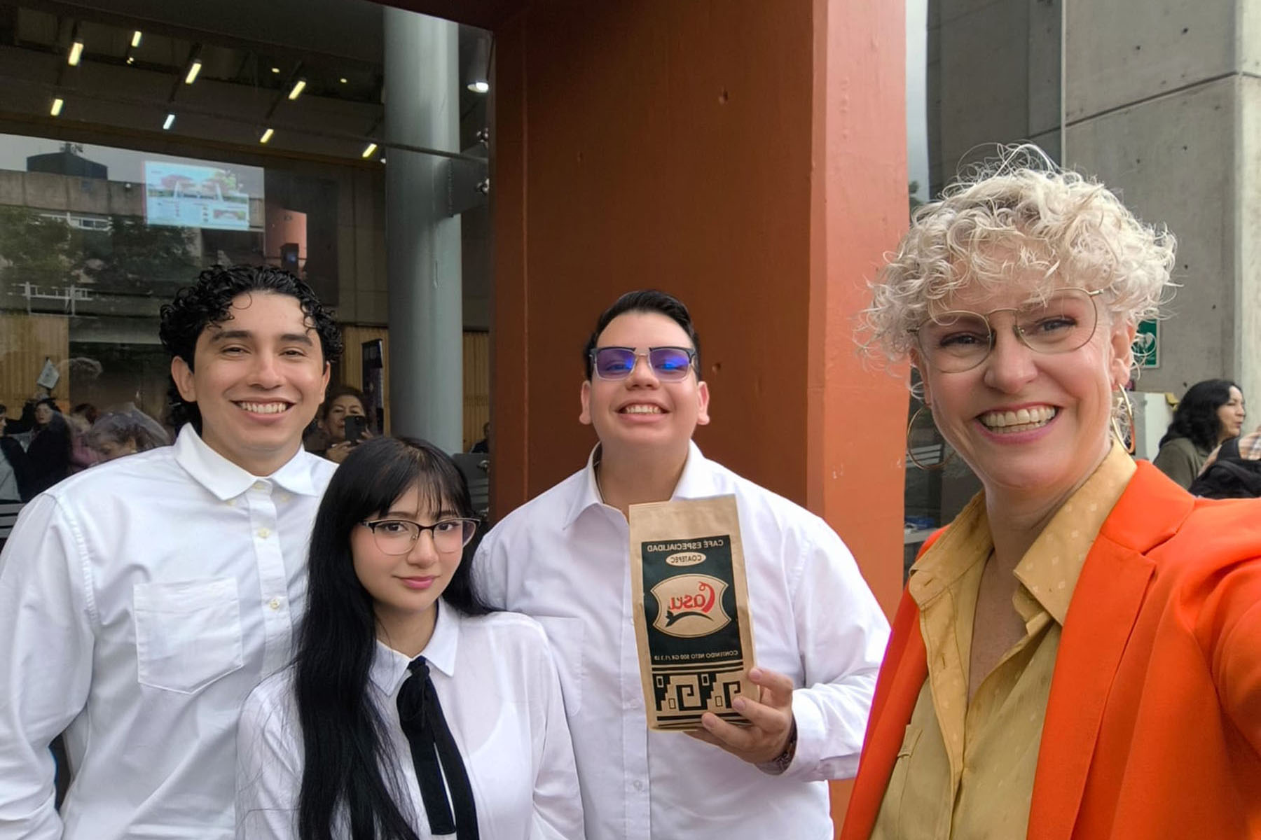 5 / 6 - Alumnos de Ingeniería Obtienen Mención Honorífica en la UNAM 5 / 6 - Alumnos de Ingeniería Obtienen Mención Honorífica en la UNAM