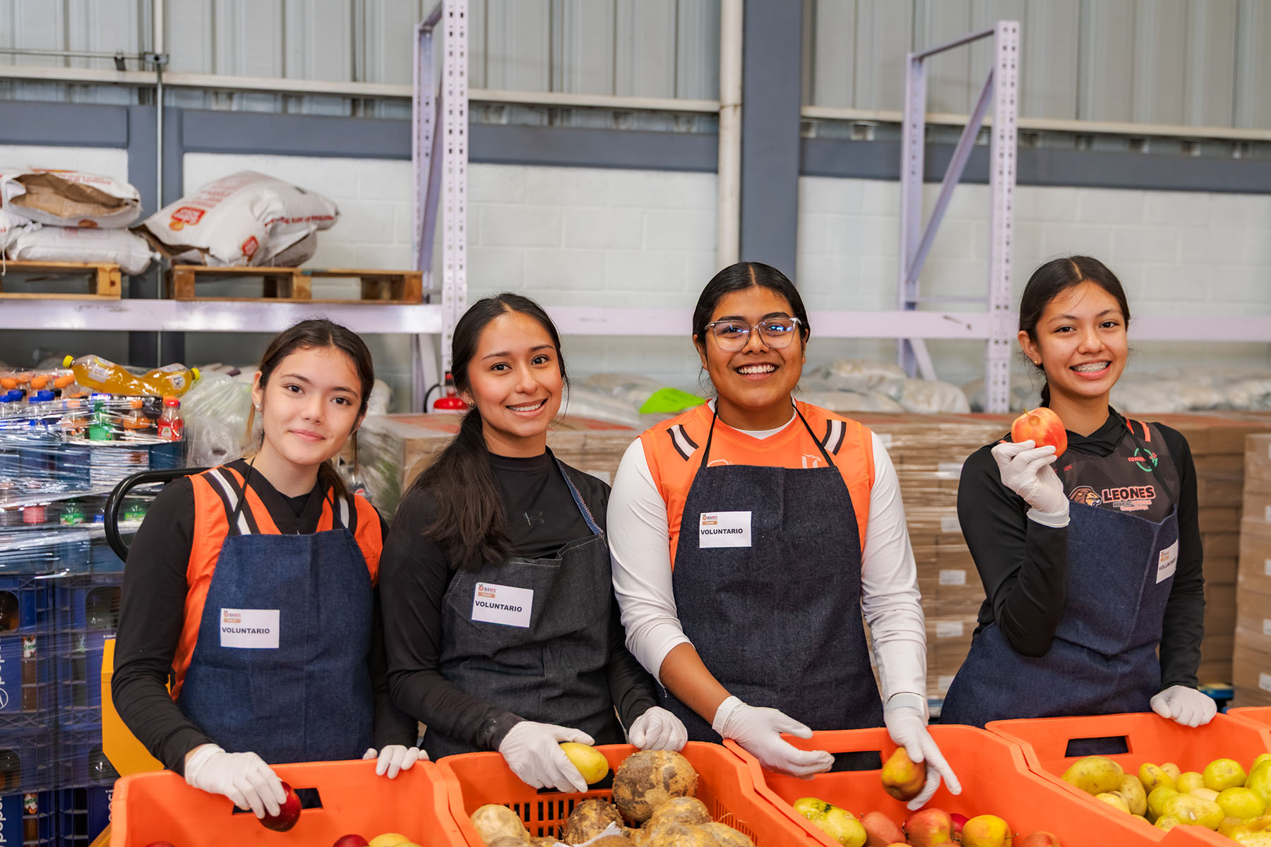 8 / 12 - Leones de Tocho Bandera Llevan su Espíritu de Equipo al Banco de Alimentos de Xalapa 8 / 12 - Leones de Tocho Bandera Llevan su Espíritu de Equipo al Banco de Alimentos de Xalapa