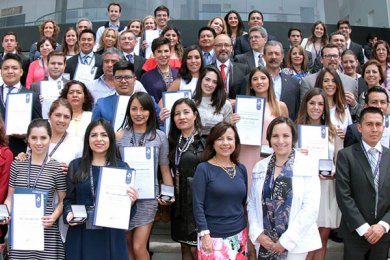 Red de Universidades Anáhuac en el TOP-3 nacional de Premios CENEVAL