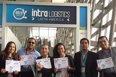 Alumnos de Negocios Internacionales asisten al Cargo Week America 2016