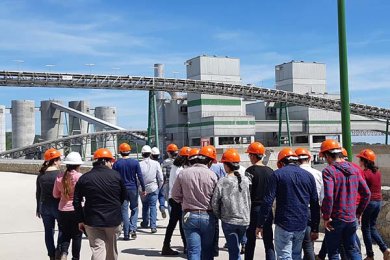 Alumnos de Ingeniería visitan Cementos Moctezuma