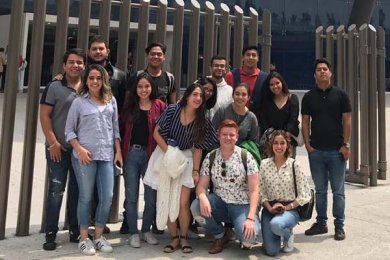 Alumnos de Mercadotecnia en IAB Conecta CDMX