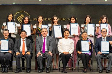 Administración de Empresas Refrenda Padrón de Excelencia