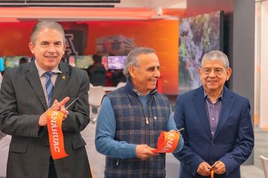 Miembros del Patronato Inauguran el ID Center