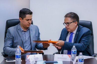 Firma de Convenio con Hospital Policlínica Óptima