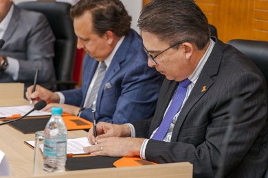 Firma de Convenio con Hospitales Covadonga