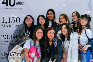 Estudiantes de Diseño de Moda Asisten a la Exposición Intermoda