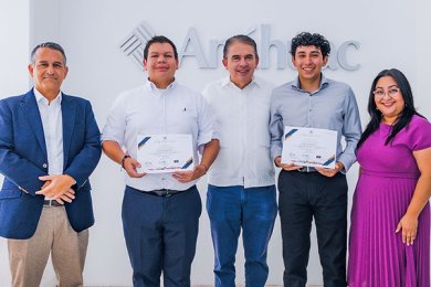 Estudiantes Ganan Oro en la Youth International Science Fair 2024