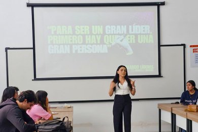 Asistencia a la Conferencia: Creando Líderes