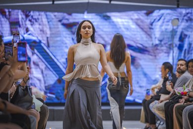 Estudiantes Presentan: Ensayos de Moda. Primera Edición.