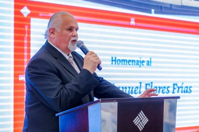 Homenaje al Dr. Luis Manuel Flores Fr&iacute;as