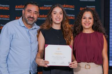Una Nueva Generación Concluye sus Diplomados de Educación Continua