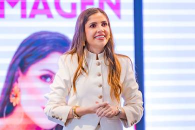Adriana Ruiz: Claves para Comunicar Quiénes Somos a Través de la Imagen