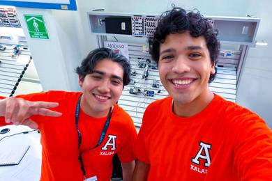Estudiantes de Mecatrónica Participan en Competencia de Automatización Industrial