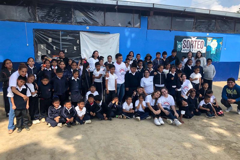 Grupo Soñar Despierto de Visita en la Escuela las Maravillas 7 / 7 - Grupo Soñar Despierto de Visita en la Escuela las Maravillas