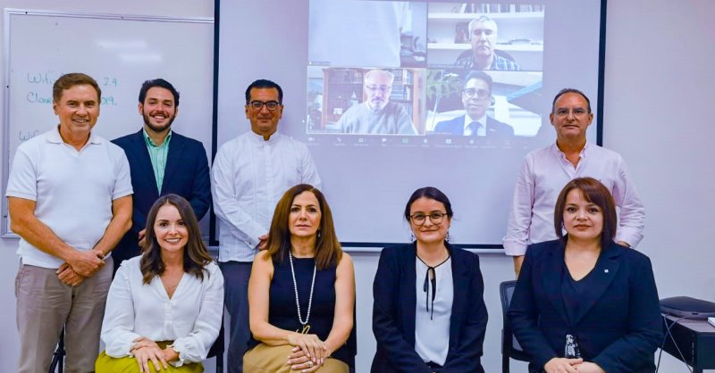 Ver en pantalla completa 1 / 1 - 9na Sesión del Consejo Consultivo Académico de Negocios Internacionales