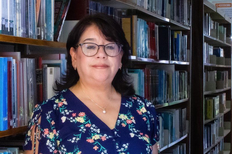 Ver en pantalla completa 1 / 1 - Mtra. Sandra Luz Rodríguez Ortiz, coordinadora de la Biblioteca Anáhuac Veracruz