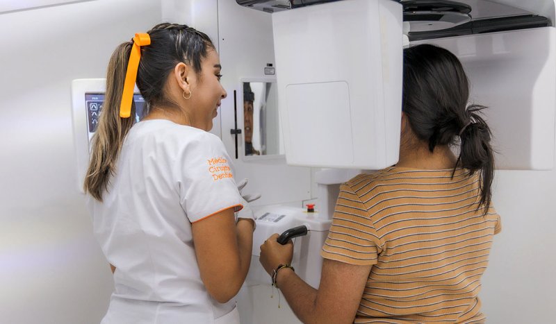 Ver en pantalla completa 1 / 1 - Apertura del Laboratorio de Radiología Craneofacial