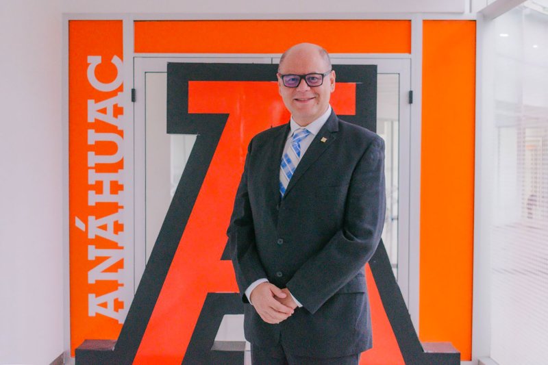 1 / 1 - Entrevista al Mtro. Roberto Rodríguez Layún