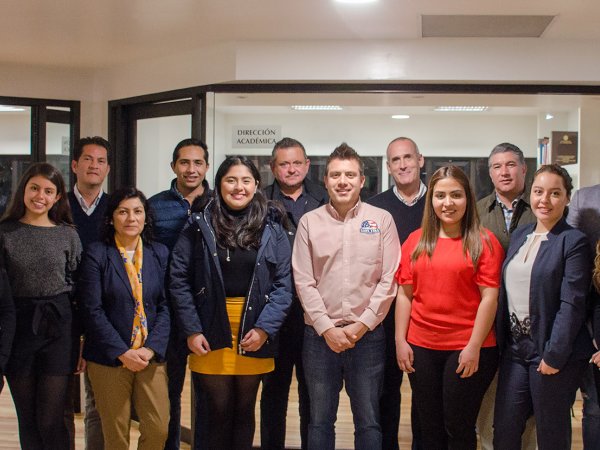 Alumnos se reúnen con el Consejo Consultivo de Turismo