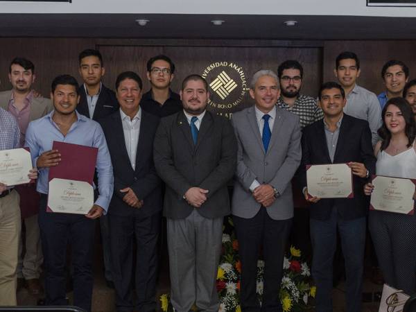 Clausura de Diplomados Sector Empresarial, Logístico y de Entretenimiento
