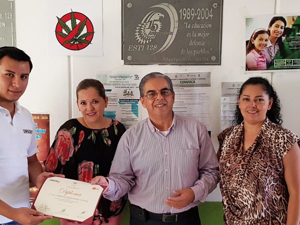 La ESTI 128 participa en la Campaña de Recolección de Tapitas