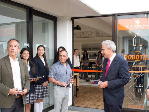 Patronato de la UAX inaugura Laboratorios de Bachillerato Anáhuac