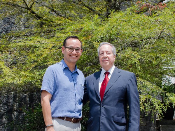 La Escuela de Derecho agradece al Lic. Mario de la Medina Caraza