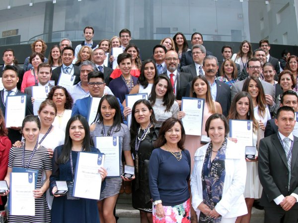 Red de Universidades Anáhuac en el TOP-3 nacional de Premios CENEVAL