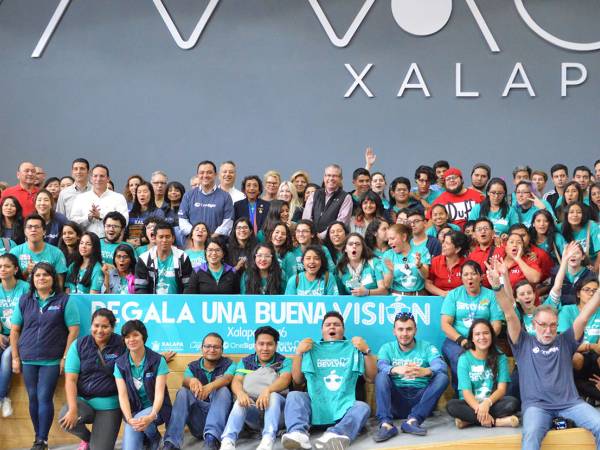 ASUA y Regala una Visión entregaron más de 6,400 lentes