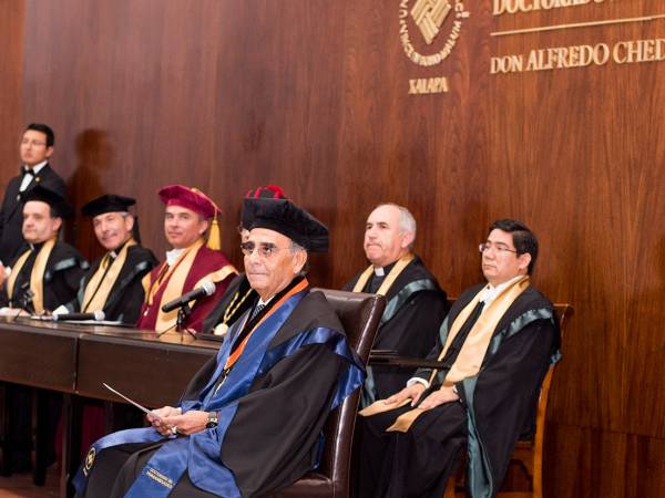 La UAX otorga el primer Doctorado Honoris Causa al Excmo. Sr. Alfredo Chedraui Obeso