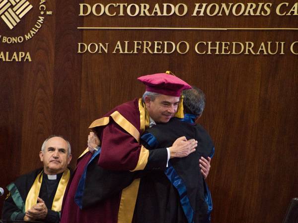 La UAX otorga el primer Doctorado Honoris Causa al Excmo. Sr. Alfredo Chedraui Obeso