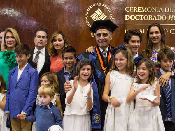 La UAX otorga el primer Doctorado Honoris Causa al Excmo. Sr. Alfredo Chedraui Obeso