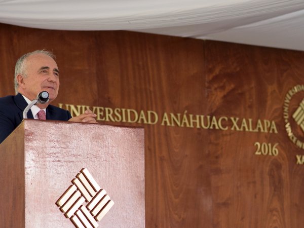 Pedro Ferriz de Con imparte conferencia en la Anáhuac Xalapa
