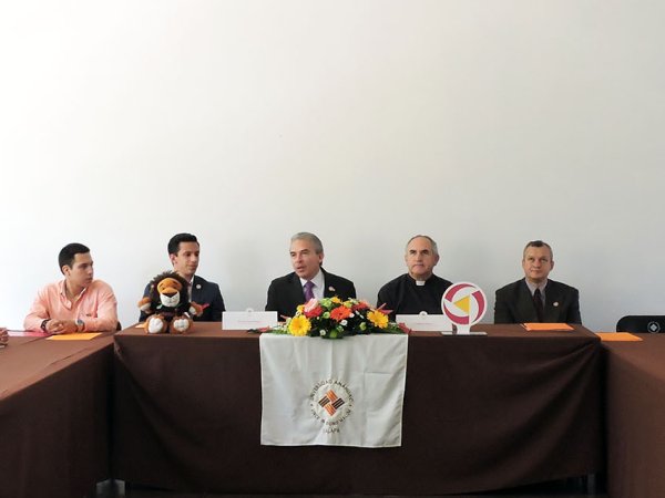Ceremonia de entrega de Insignias Vértice