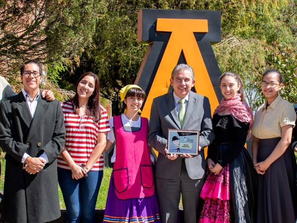 Alumnos obtienen premios en el 5º Festival Interuniversitario de Teatro Anáhuac en la CDMX