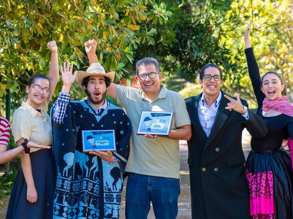 Alumnos obtienen premios en el 5º Festival Interuniversitario de Teatro Anáhuac en la CDMX