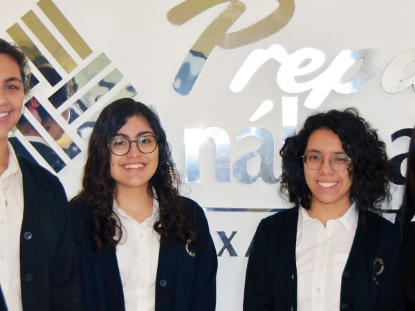 Alumnos de Sexto Semestre ganadores en el Concurso Juvenil de Reportaje Científico convocado por