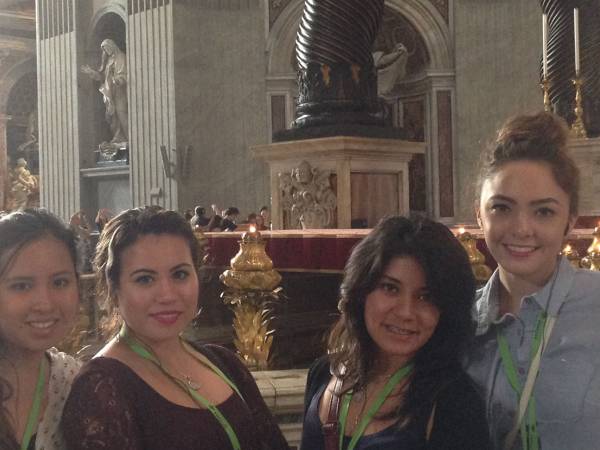 Alumnos de Comunicación en viaje de estudios al VISCOM 2014